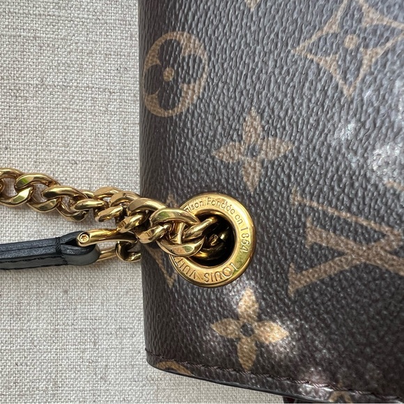 ❤️‍🔥Authentic Louis Vuitton Passy - Picture 7 of 12